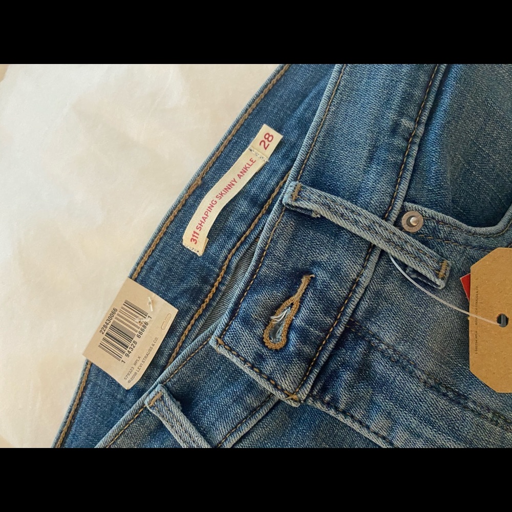 Levi 311 Skinny Ankle Jeans